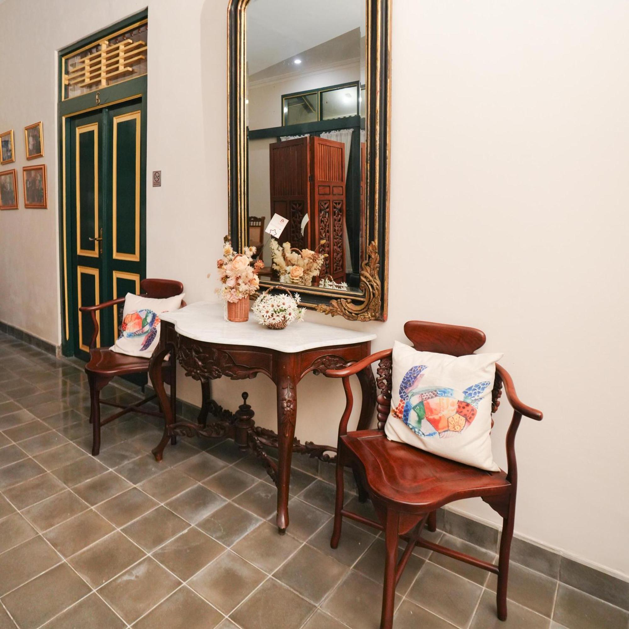 Omahkura 1 Appartement Jogjakarta Buitenkant foto