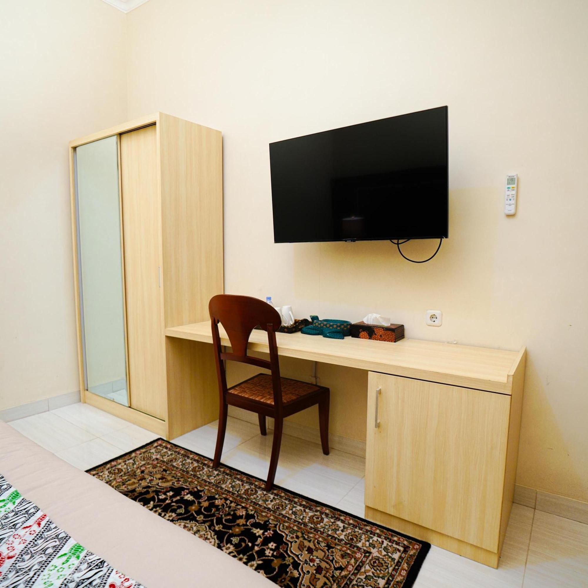 Omahkura 1 Appartement Jogjakarta Buitenkant foto